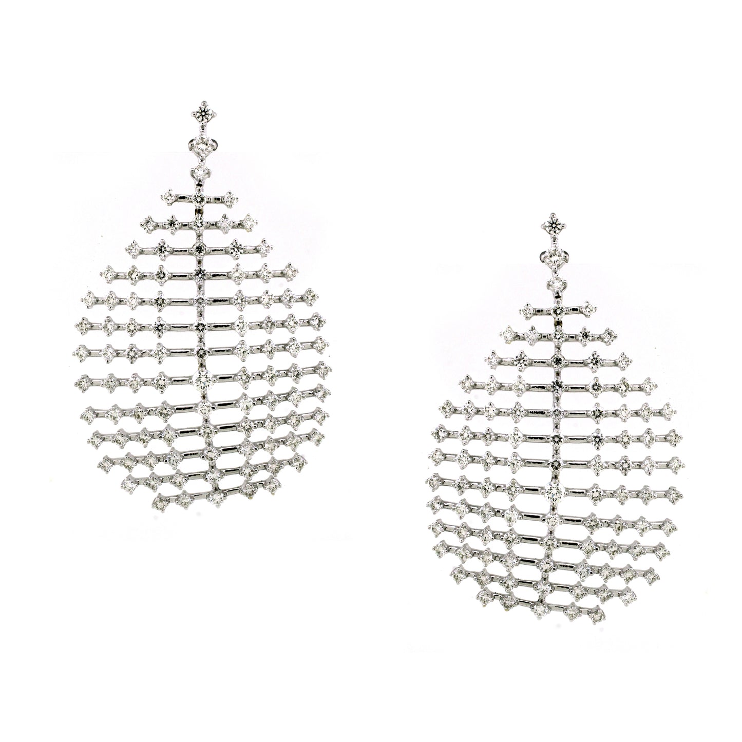 6.62 ct Round White Diamond Earrings in 18K Gold
