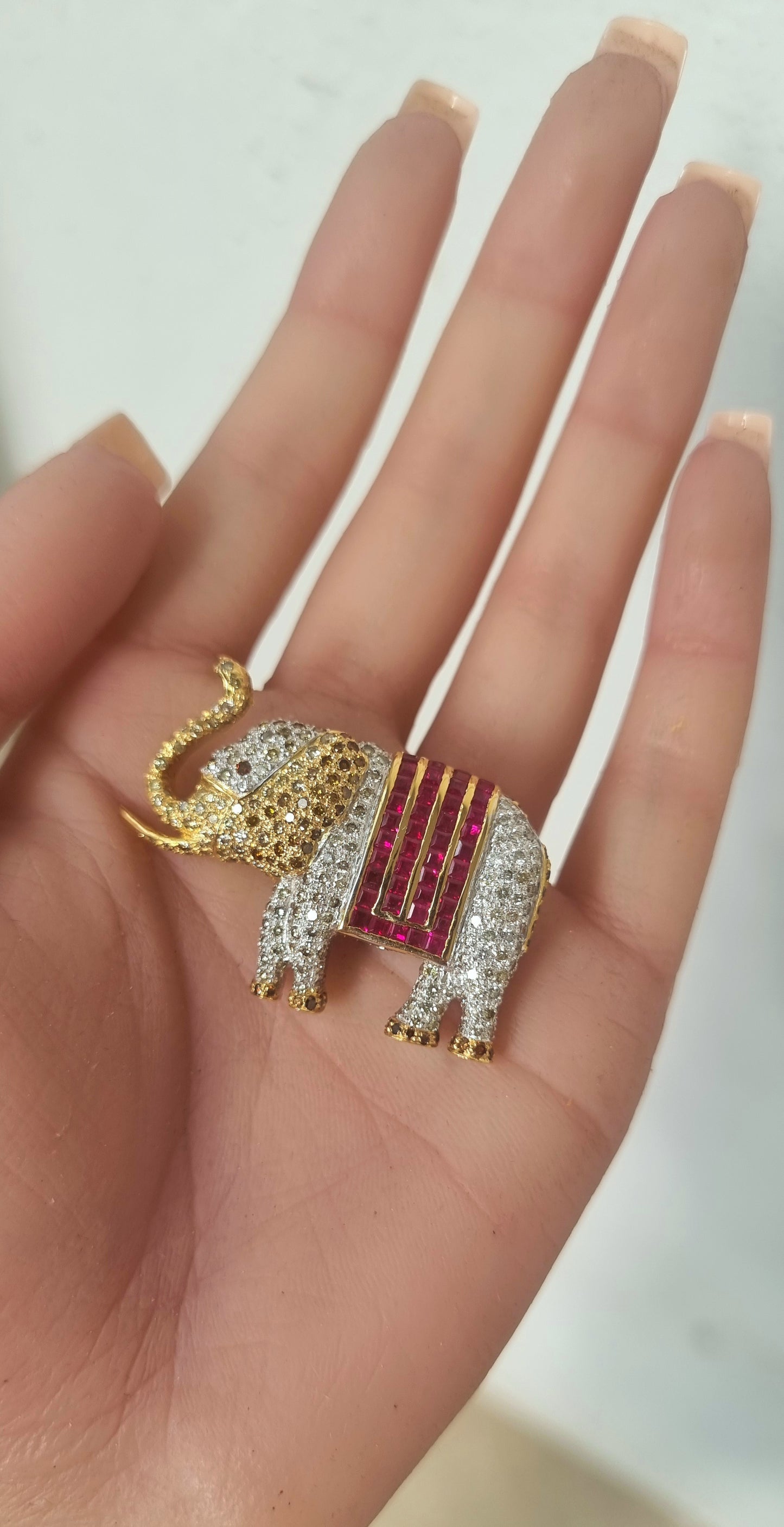 4.45 ct Round Ruby with Mix Color Diamond Brooch in 18K Gold