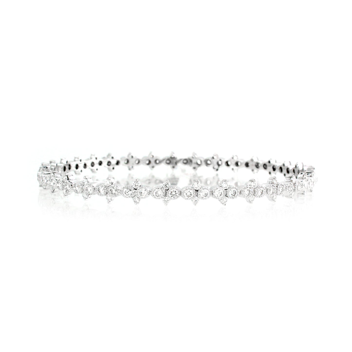 18K Gold White Diamond Floral Bangle
