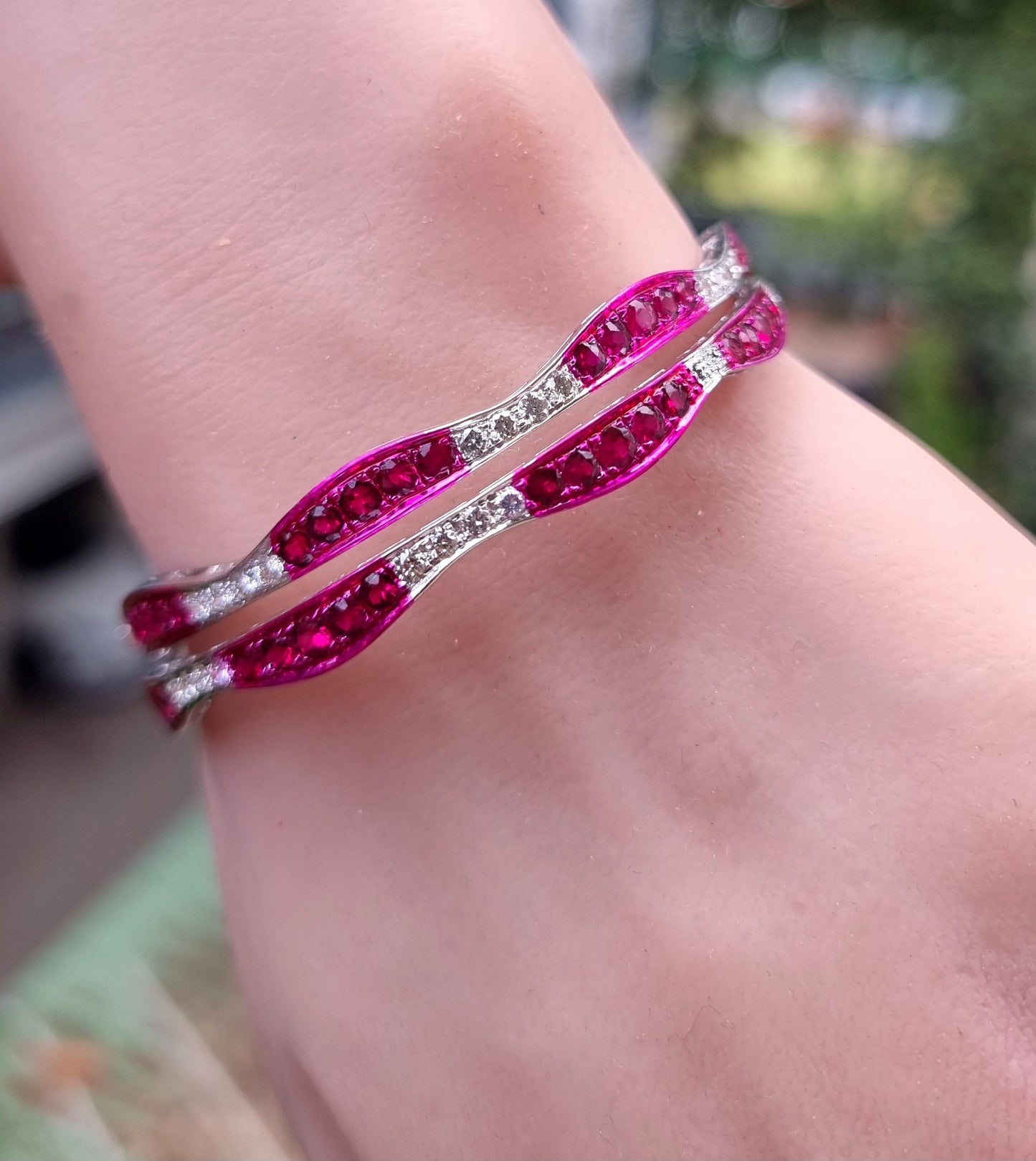 18K Gold Ruby White Diamond Modern Bangle