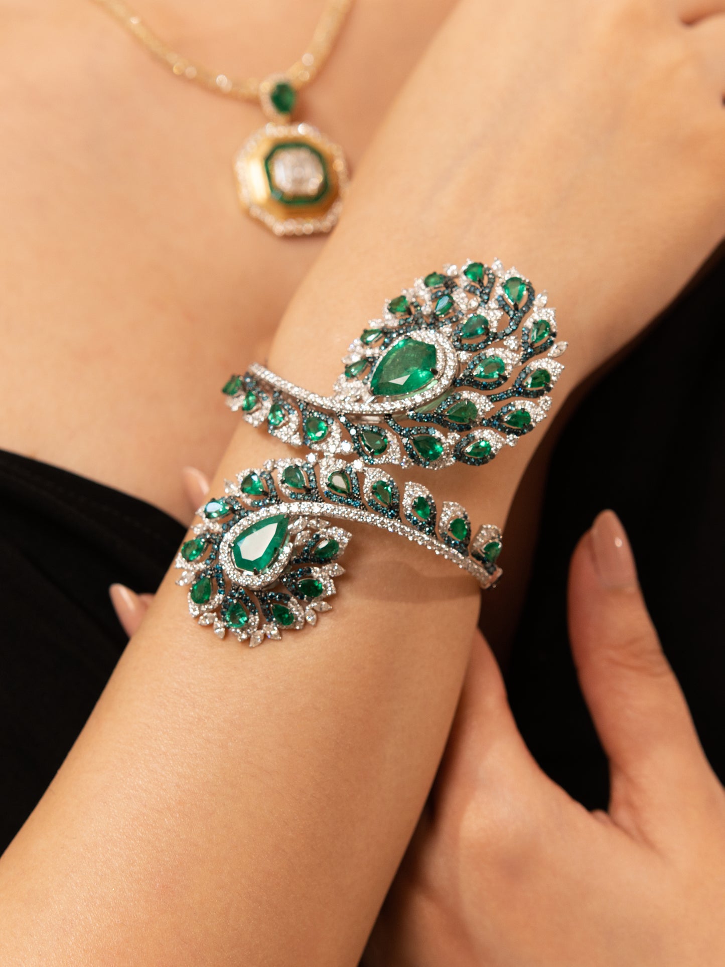 18K Gold Emerald & Diamond Floral Bracelet – Blue & Rose Cut Diamond Statement Design