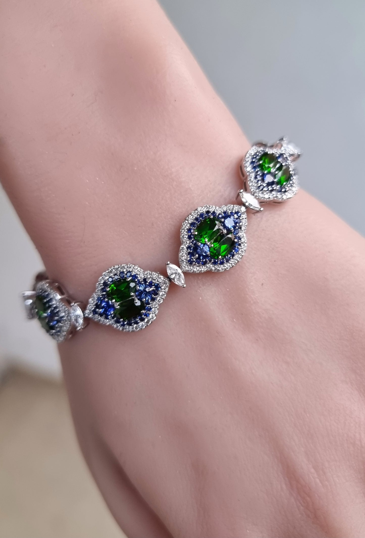 18K White Gold Sapphire Tsavorite Halo Bracelet
