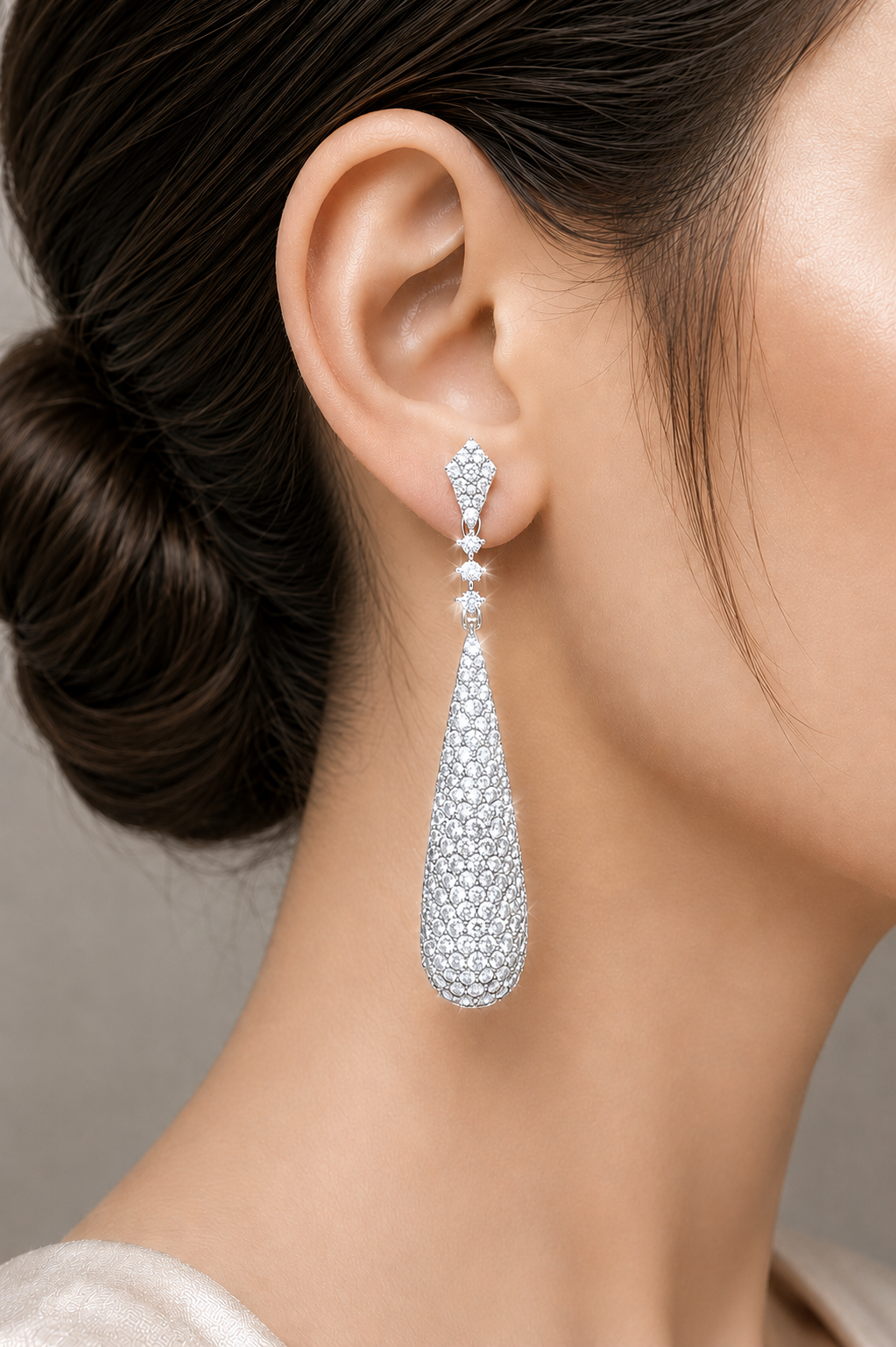 3.3 ct Round White Diamond Earrings in 18K Gold