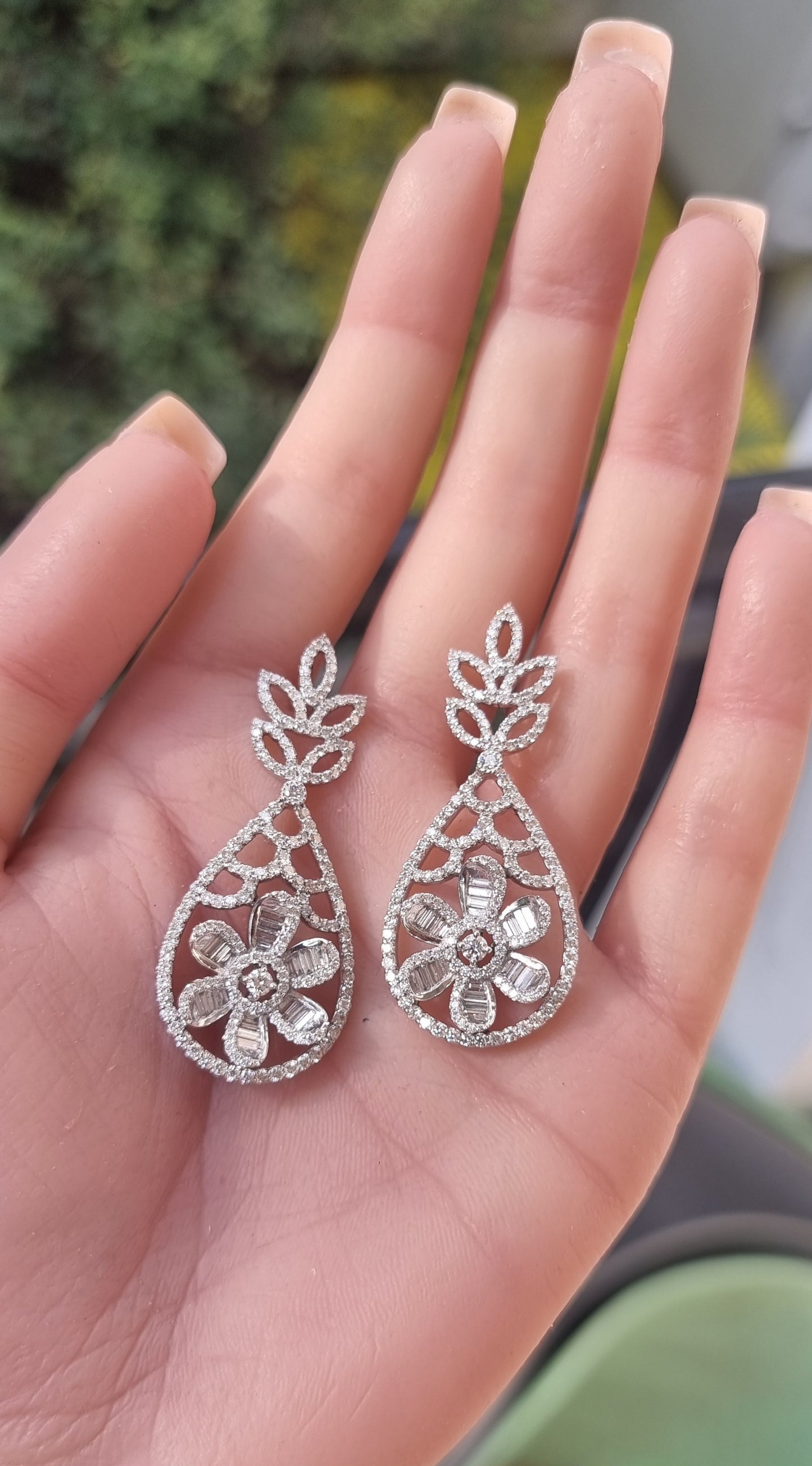 4.3 ct Round White Diamond with Baguette Diamond Earrings in 18K Gold