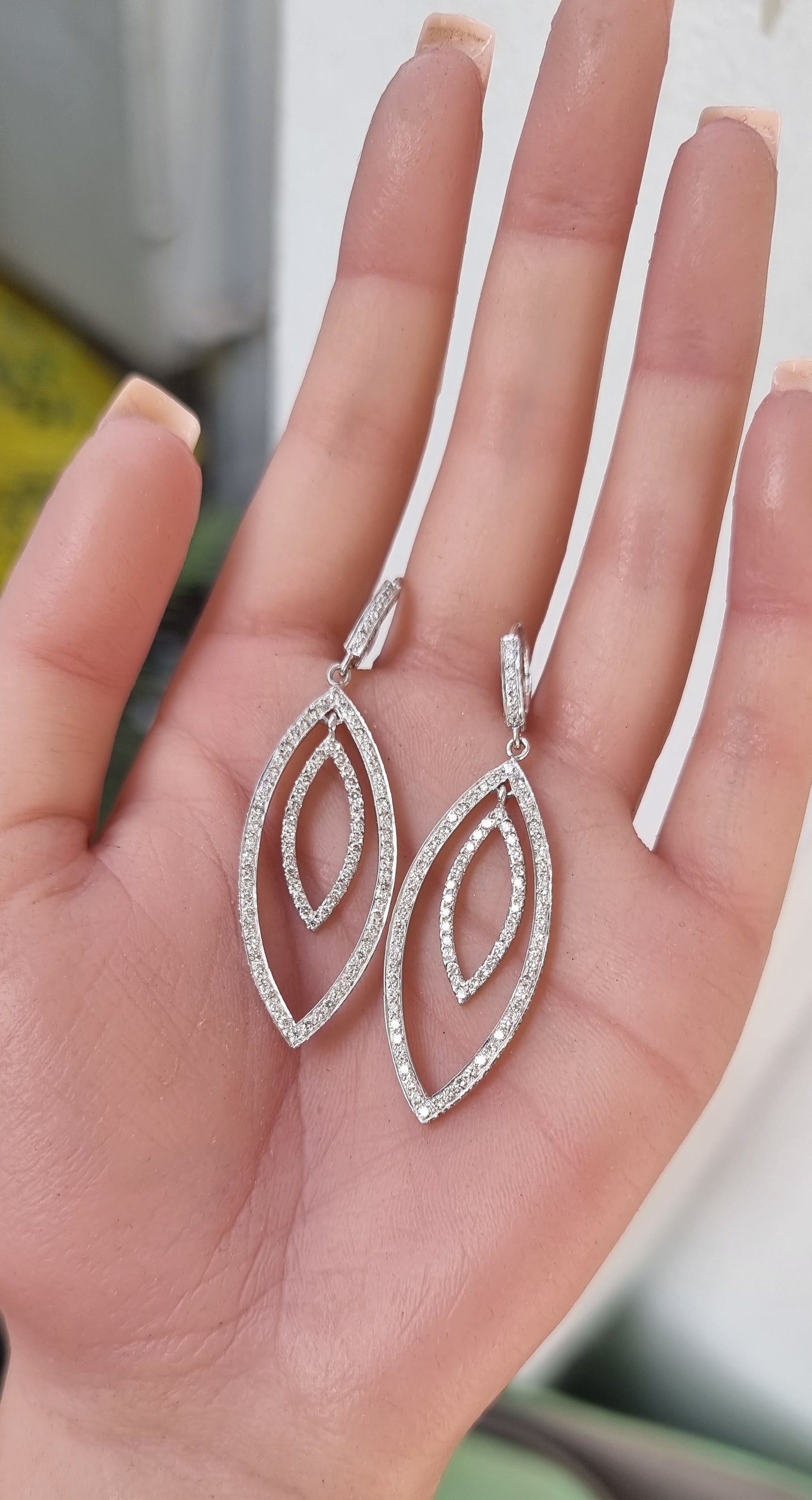 3.32 ct Round White Diamond Earrings in 18K Gold