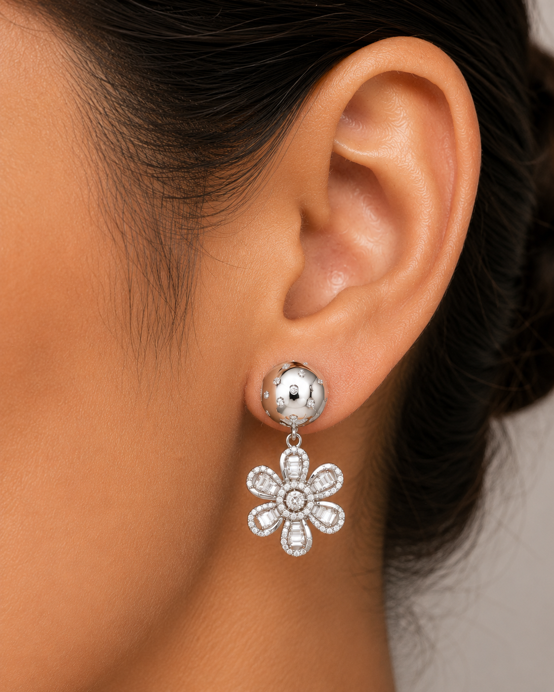 1.92 ct Round White Diamond Earrings in 18K Gold