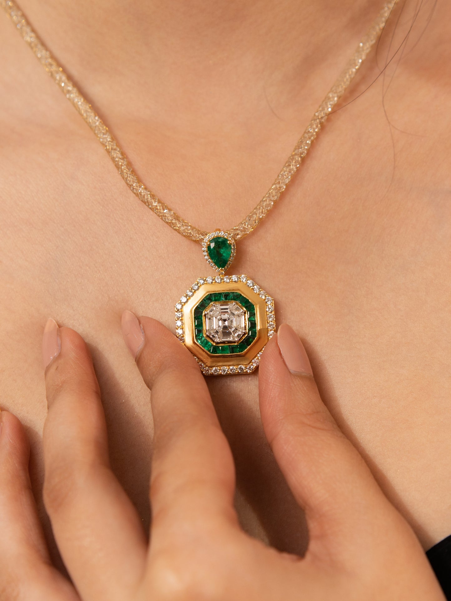 Emerald & Diamond Halo Pendant in 18k gold – Vintage Octagonal Statement Design