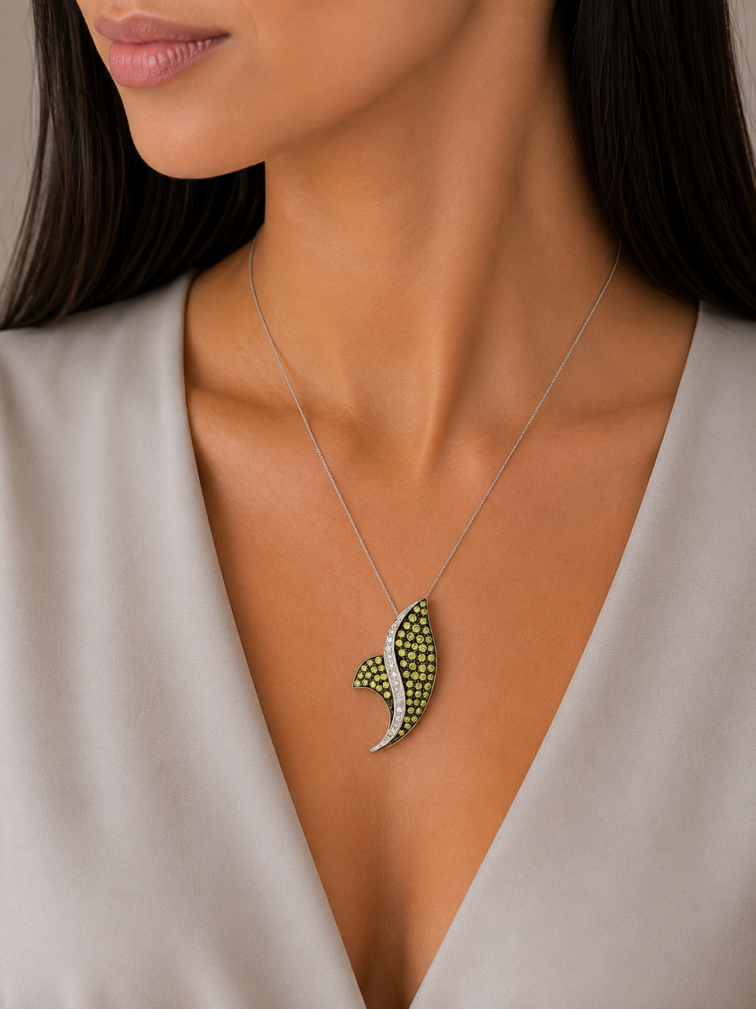 1.02 ct Round White Diamond Pendant in 18K Gold