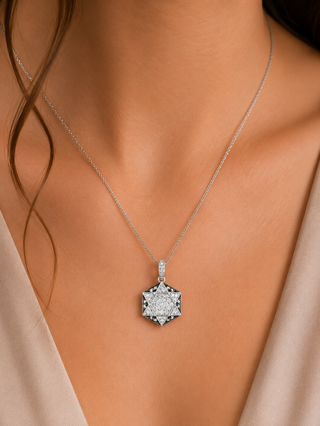 0.51 ct Round White Diamond Pendant in 18K Gold
