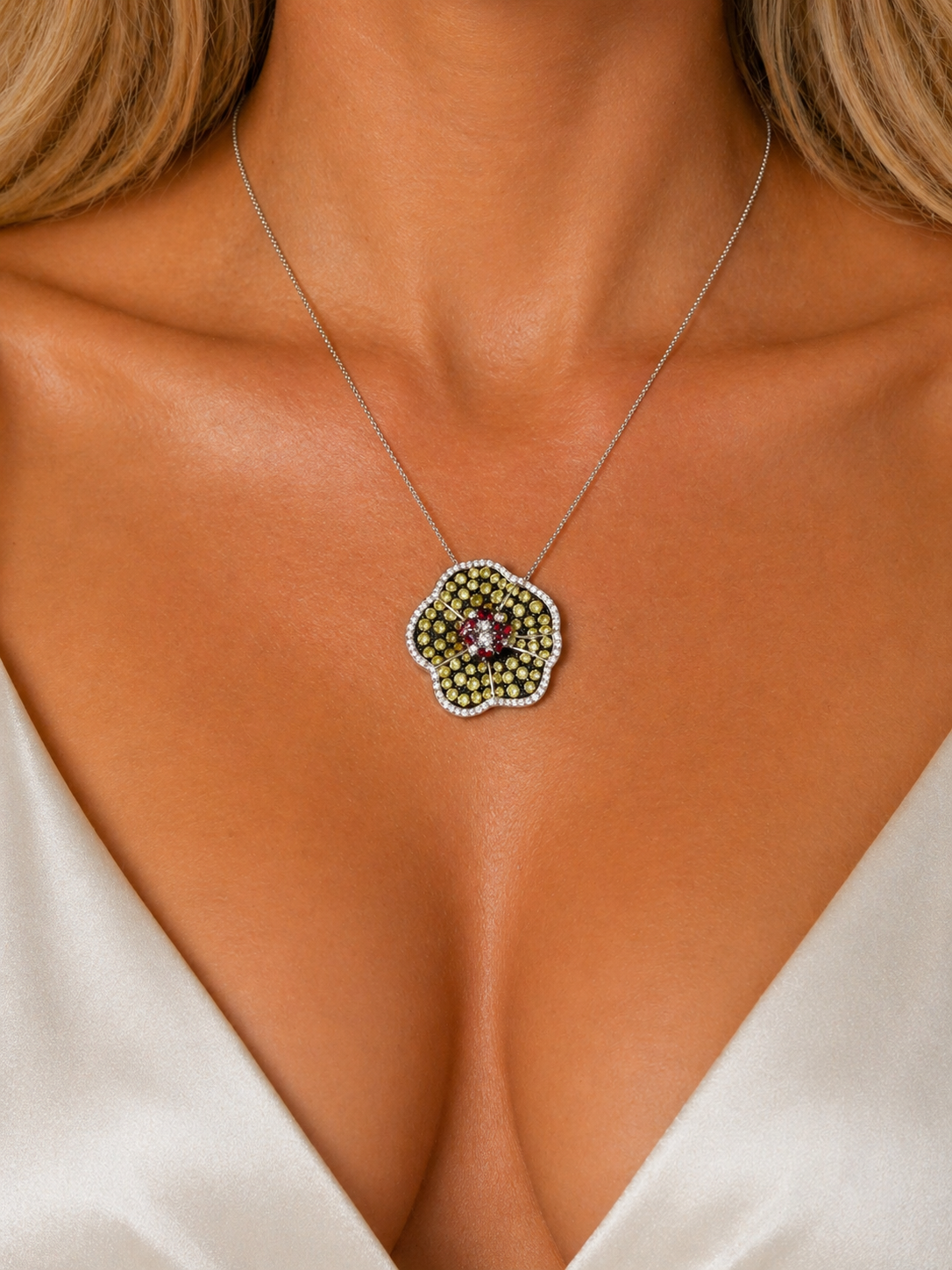 18K Gold Mix Color Diamond Modern Pendant 18.70gm