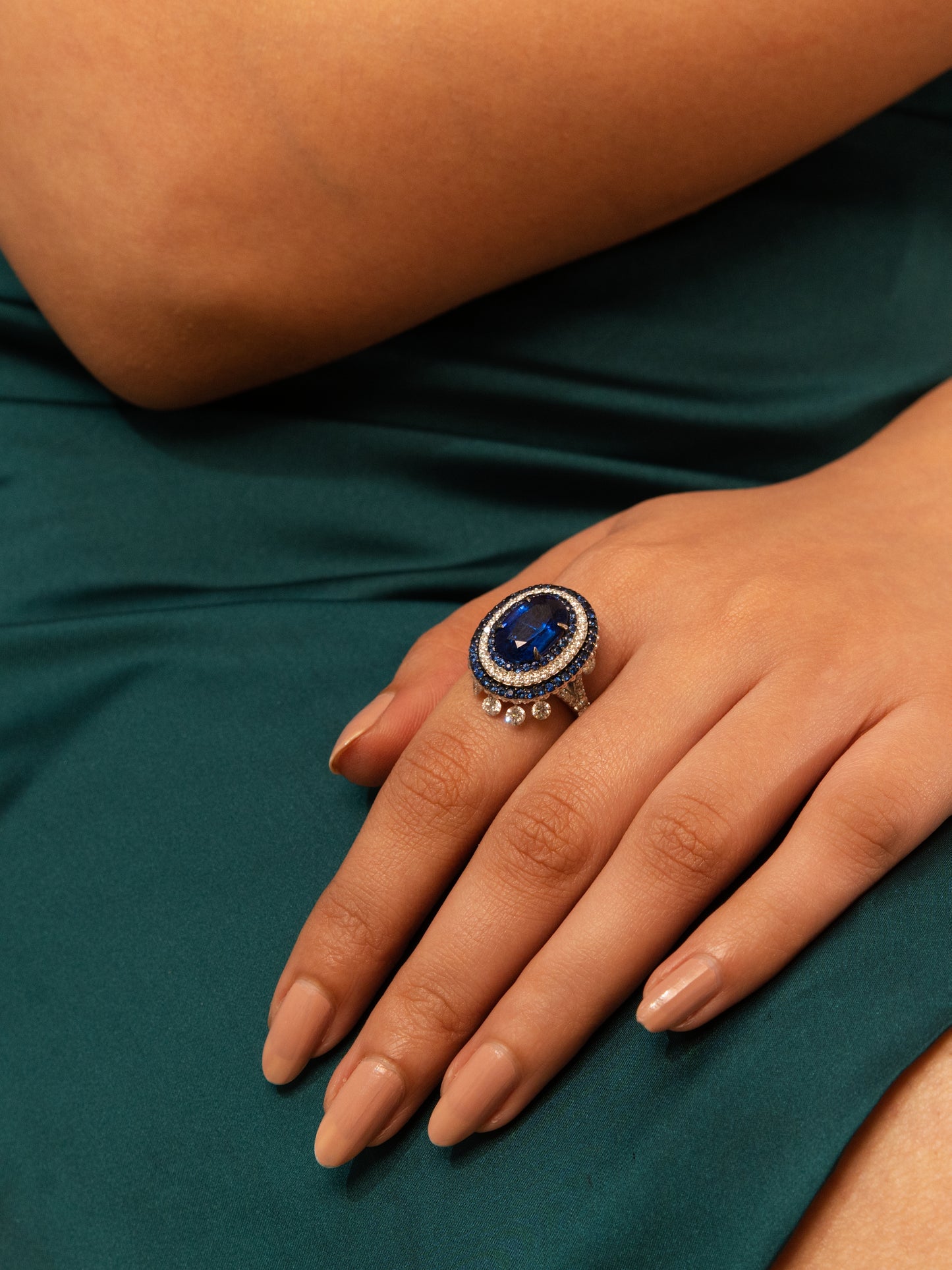 1.37 ct Oval Kinite with White Diamond and Sapphire Ring in 18K Gold