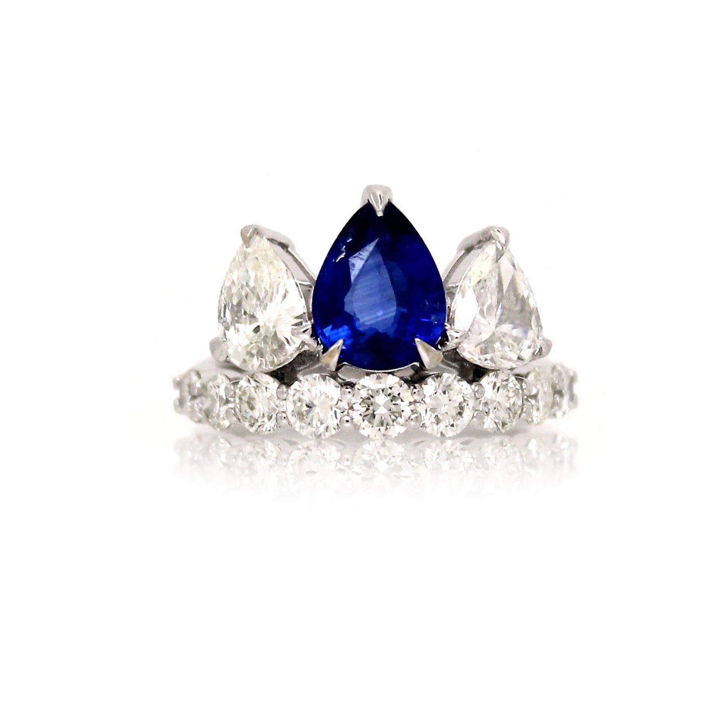 2.46 ct Pear Sapphire with White Diamonds Ring in 18K Gold