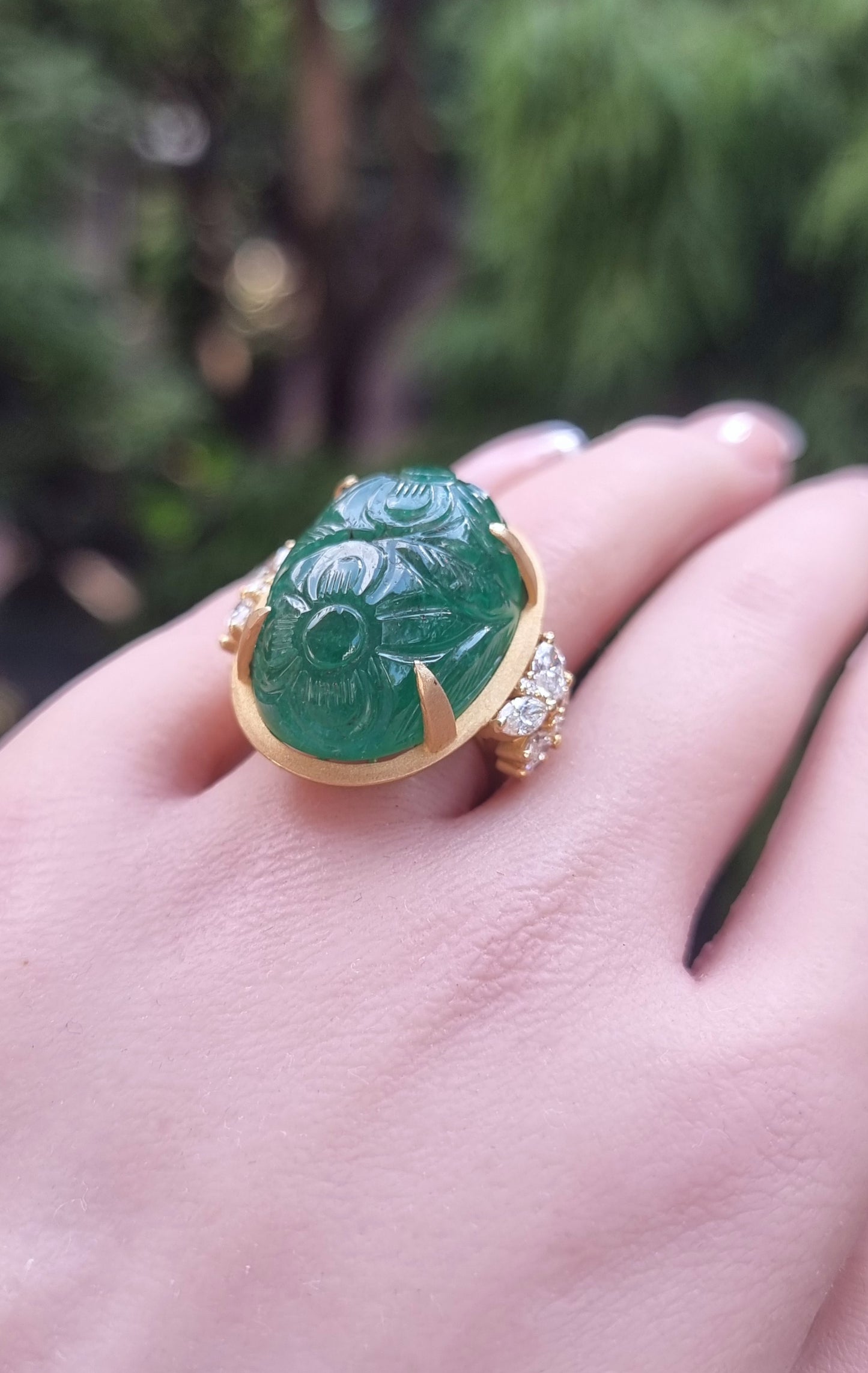 1.73 ct Oval Emerald with White and Marquise Diamond Ring in 18K Gold